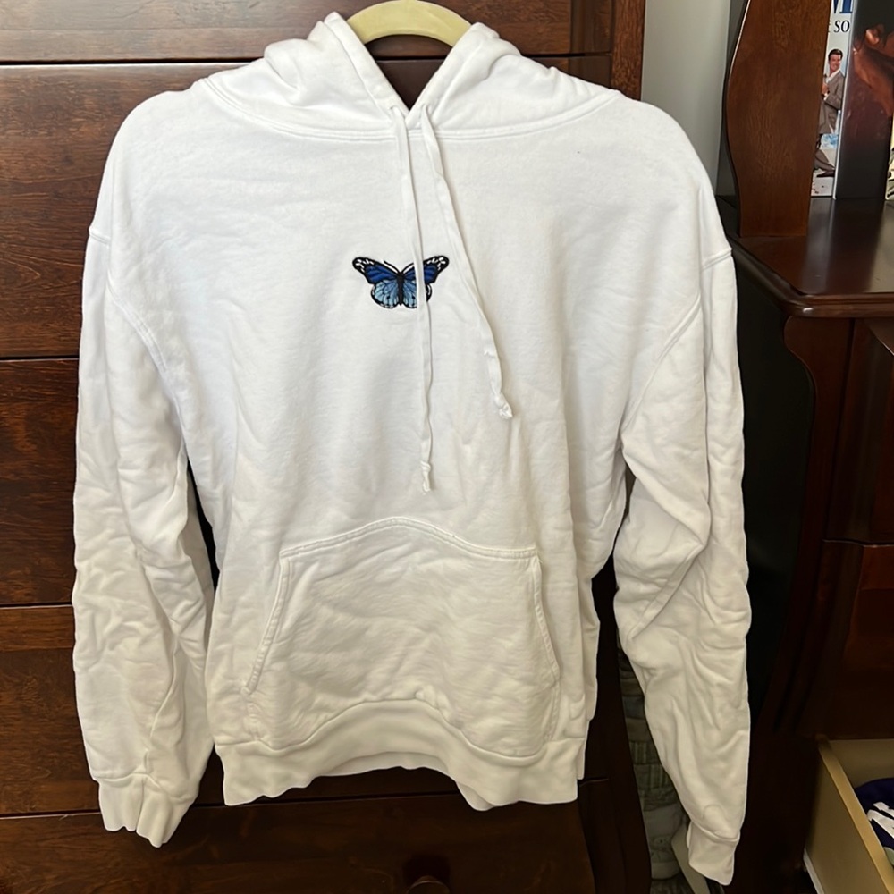 BRANDY MELVILLE - white sweatshirt with blue butterfly embroidery